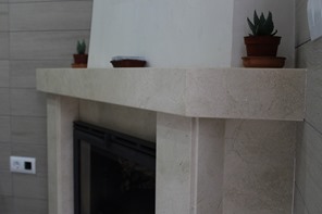 Chimenea de piedra caliza